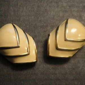 VTG St.JOHN Gold Tone Yellow Enamel Scarab Clip on